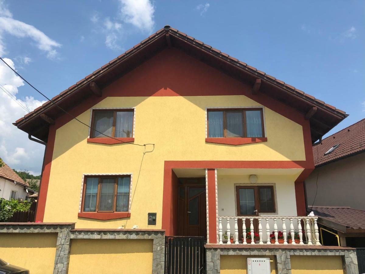 Готель Casa Flori Келіменешті Екстер'єр фото